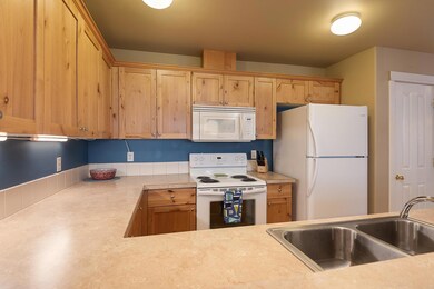 7. Indian Circle kitchen and sink 18