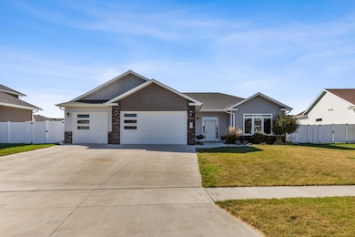 7441 15th St S, Fargo, ND 58104 - photo 2