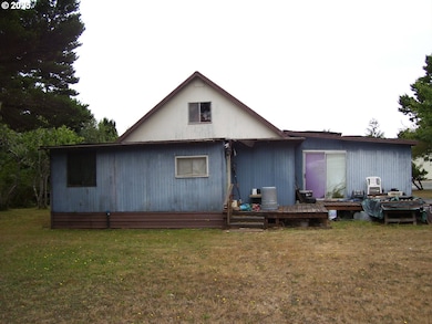870 11th St SE, Bandon, OR 97411 - photo 4