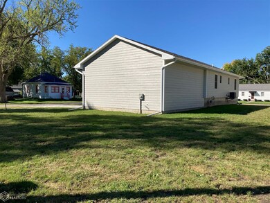 211 7th Ave SE, Clarion, IA 50525 - photo 2
