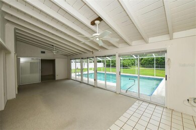 Florida Room with vaulted ceilings has unlimited p