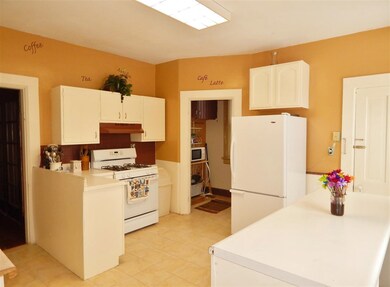 1114 E 13th St, Davenport, IA 52803 - photo 5