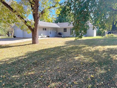 161 Hillcrest Ave, Spicer, MN 56288 - photo 2