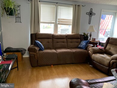 8039 Steeple Chase Ct, Springfield, VA 22153 - photo 3