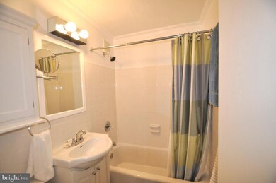 1121 Arlington Blvd unit 818, Arlington, VA 22209 - photo 4