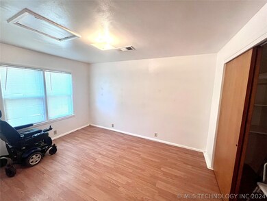 411 E Birch, Henryetta, OK 74437 - photo 7