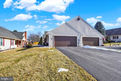 3255 Falcon Ln unit 18A, Dover, PA 17315 - photo 2