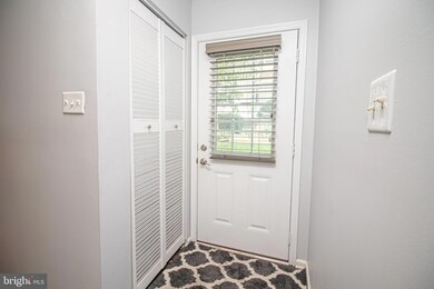 4147 Pleasant Meadow Ct unit 94C, Chantilly, VA 20151 - photo 2