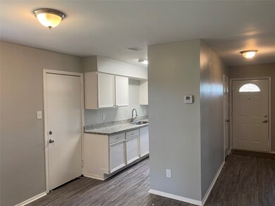 405 Debbie Ln, Alvin, TX 77511 - photo 3