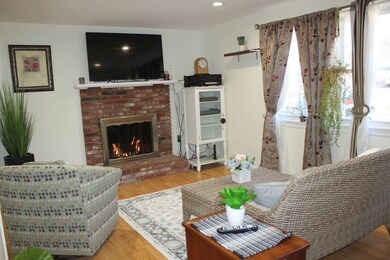 53 Raymond St unit 53, Franklin, MA 02038 - photo 2