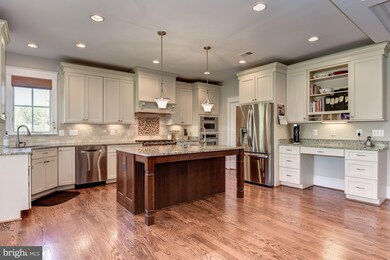 2308 Grove Ave, Falls Church, VA 22046 - photo 4