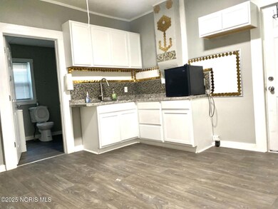 862 Butler St, Toledo, OH 43605 - photo 5