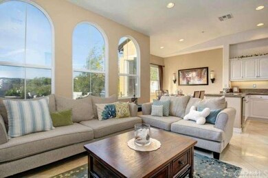 Tons of windows, light and chic finishes 