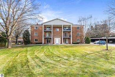 540 Georgetown Place unit 25, Traverse City, MI 49684 - photo 2