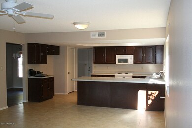 Open kitchen to family room