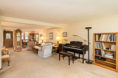 2002 Brimfield Ct-Entry