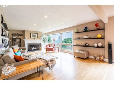 8140 SW 2nd Ave, Portland, OR 97219 - photo 4