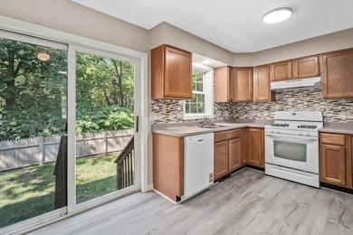 49 Harvell St unit 9, Manchester, NH 03102 - photo 4