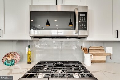 646 Newton Place NW unit 303, Washington, DC 20010 - photo 7