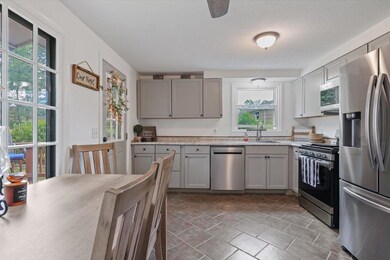 7 Nelson St, Nashua, NH 03063 - photo 3