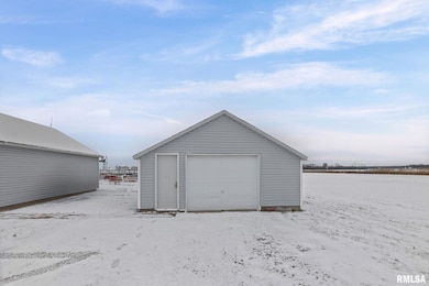 7302 Hoffman Rd, Centralia, IL 62801 - photo 5