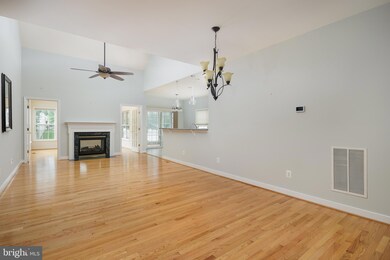 6037 Calumet Ct, Gainesville, VA 20155 - photo 5