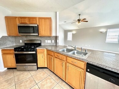 3520 Whitestone Dr, Pearland, TX 77584 - photo 6