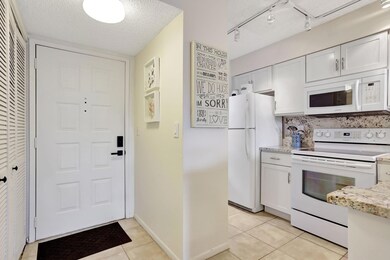 Cypress Bend unit 306, Pompano Beach, FL 33069 - photo 2