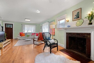 22 Woodward St, Newton Highlands, MA 02461 - photo 3