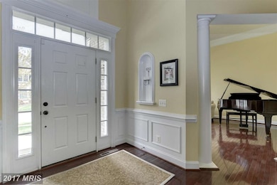 8904 Rhododendron Cir, Lorton, VA 22079 - photo 3