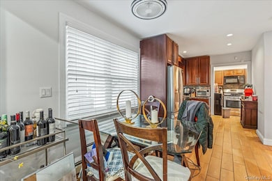 99-46 163rd Dr, Jamaica, NY 11414 - photo 4