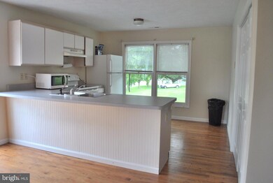 222 Langley Ln unit . B, Solomons, MD 20688 - photo 3