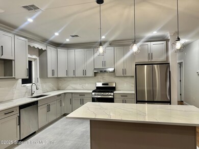 552 Arden Ave unit 2, Staten Island, NY 10312 - photo 3