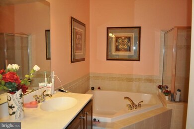 627 Kingfisher Ave unit UPPER, Gaithersburg, MD 20877 - photo 2