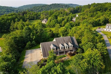 6386 Sweetbriar Ln, Zionsville, PA 18092 - photo 2