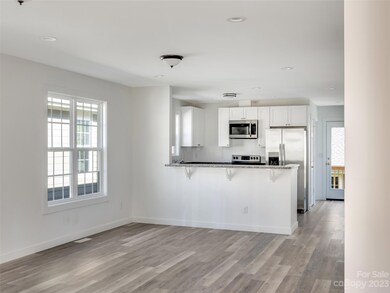 943 W Chapel Rd, Asheville, NC 28803 - photo 2