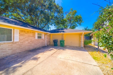 7235 Ridge Oak Dr, Houston, TX 77088 - photo 3