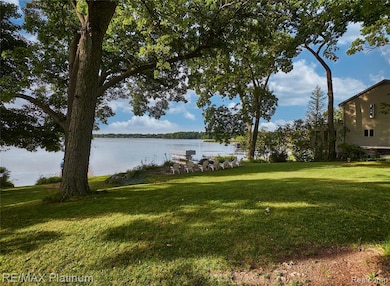 4358 Skusa Dr, Brighton, MI 48116 - photo 4