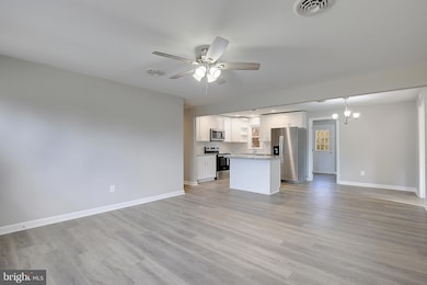 7926B Wicher Ln, La Plata, MD 20646 - photo 6