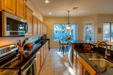17 Kitchen photo d