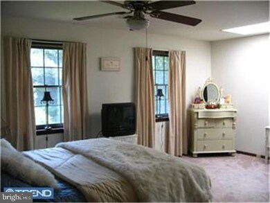 841 Cox Rd, Moorestown, NJ 08057 - photo 4