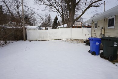 58 Birch St, Carpentersville, IL 60110 - photo 3