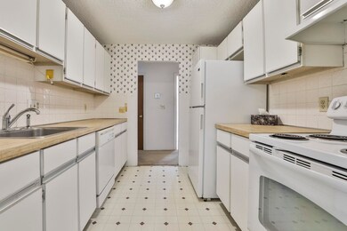 12 Strawberry Bank Rd unit 14, Nashua, NH 03062 - photo 7