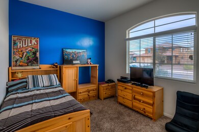 6 Bedroom 1 photo a