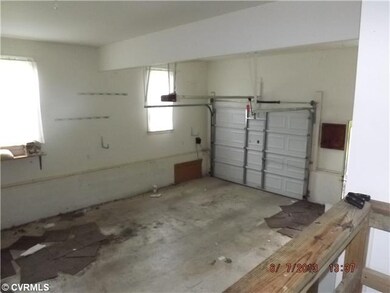 Parking Lot/Garage
