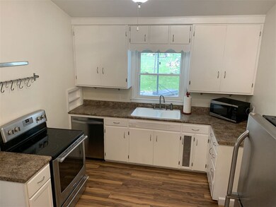 2218 Rownd St, Cedar Falls, IA 50613 - photo 6