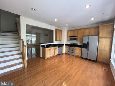 23026 Winged Elm Dr, Clarksburg, MD 20871 - photo 4