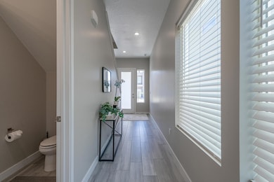 892 Walker Wy016
