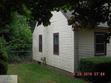 6047 Schafer Rd, Lansing, MI 48911 - photo 2