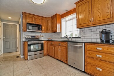 410 Read St, Attleboro, MA 02703 - photo 5